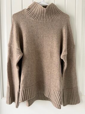 Abercrombie & Fitch - Cozy Oversized Taupe Turtleneck Sweater - Women's